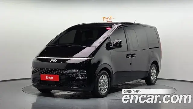 Hyundai Staria 2025 — Фото 1/20