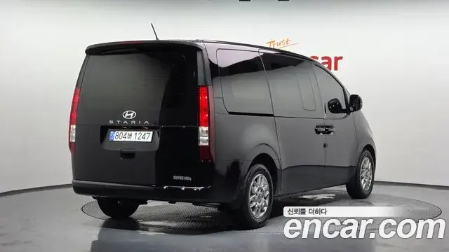 Hyundai Staria 2025 — Фото 2/20