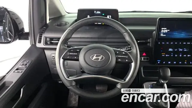 Hyundai Staria 2025 — Фото 13/20