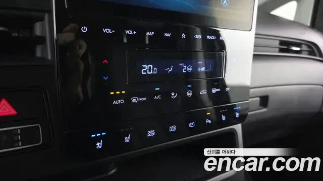 Hyundai Staria 2025 — Фото 16/20