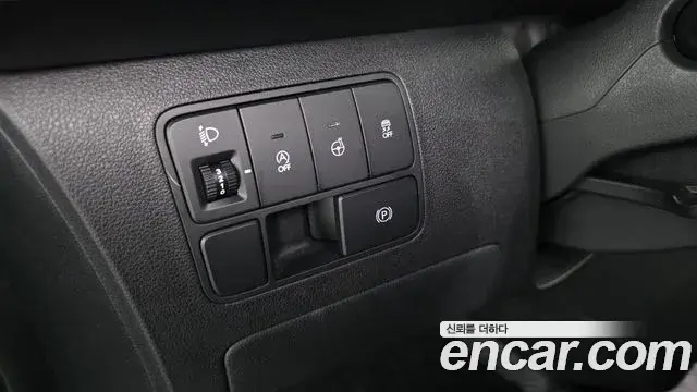 Hyundai Staria 2025 — Фото 18/20