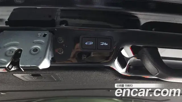 Hyundai Staria 2025 — Şəkil 12/32