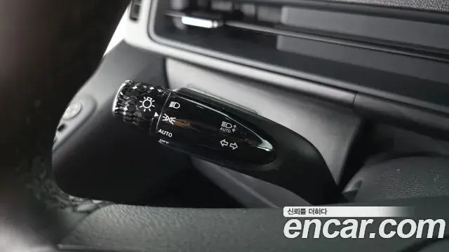 Hyundai Staria 2025 — Şəkil 17/32