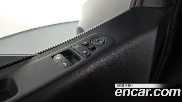 Hyundai Staria 2025 — Şəkil 6/32