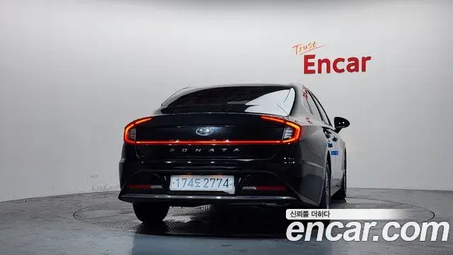 Hyundai Sonata Hybrid 2022 — Şəkil 13/29