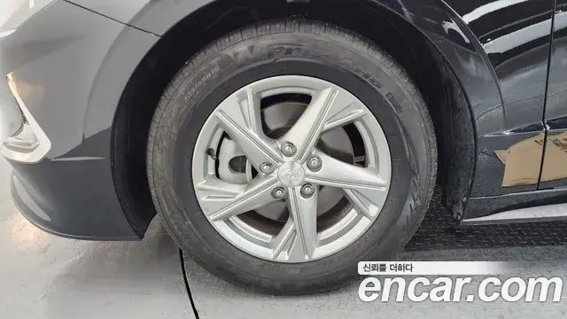 Hyundai Sonata Hybrid 2022 — Şəkil 10/29