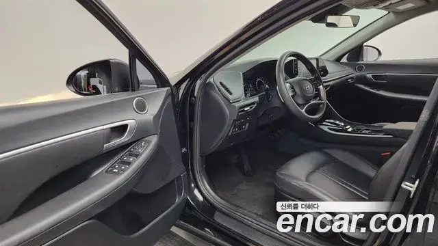 Hyundai Sonata Hybrid 2022 — Şəkil 21/29
