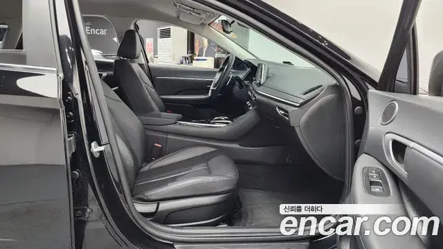 Hyundai Sonata Hybrid 2022 — Şəkil 28/29
