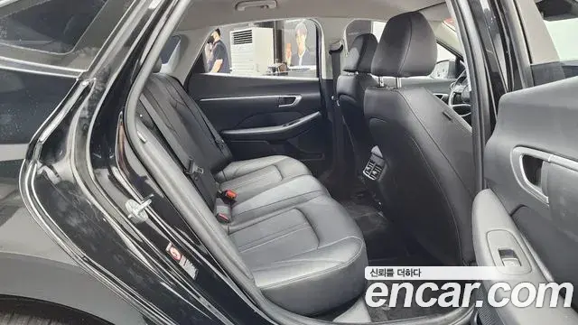Hyundai Sonata Hybrid 2022 — Şəkil 23/29