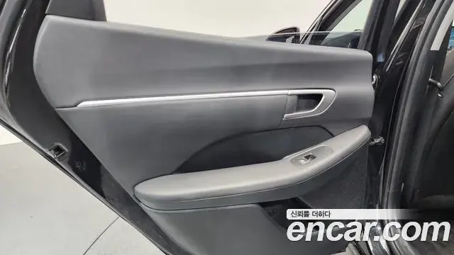 Hyundai Sonata Hybrid 2022 — Şəkil 27/29
