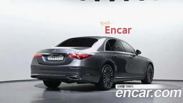 Mercedes-Benz S-Class 2022 — Photo 2/20