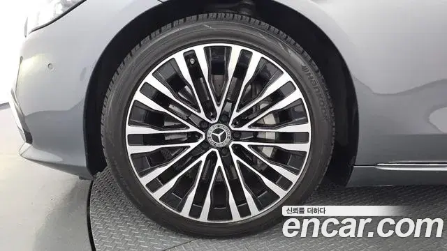 Mercedes-Benz S-Class 2022 — Photo 5/20