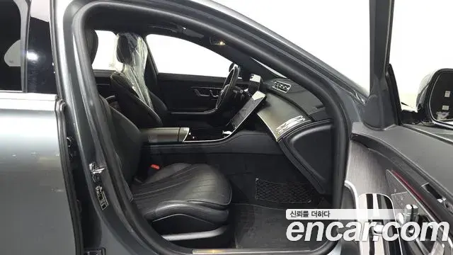 Mercedes-Benz S-Class 2022 — Photo 11/20