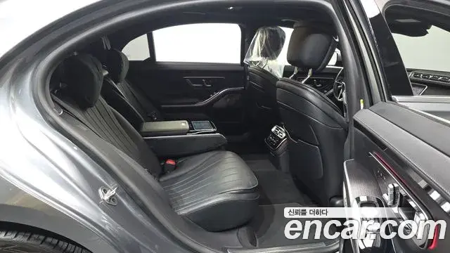 Mercedes-Benz S-Class 2022 — Photo 12/20