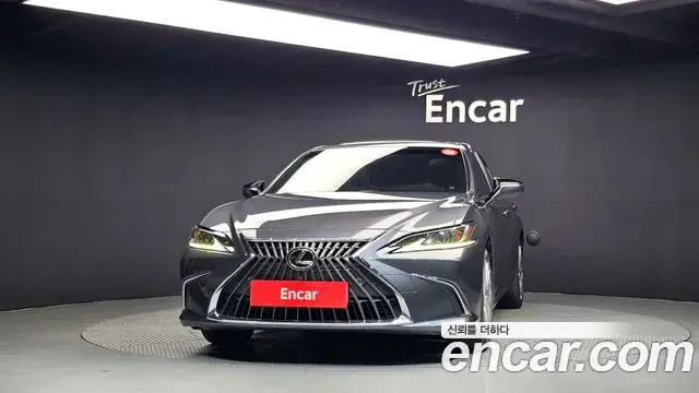 Lexus ES300h 2023 — Şəkil 7/20