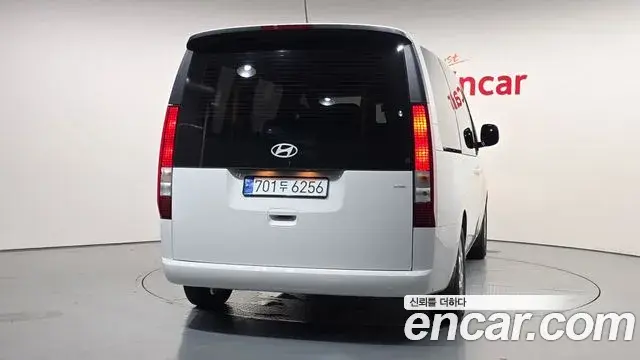 Hyundai Staria 2024 — Фото 4/20