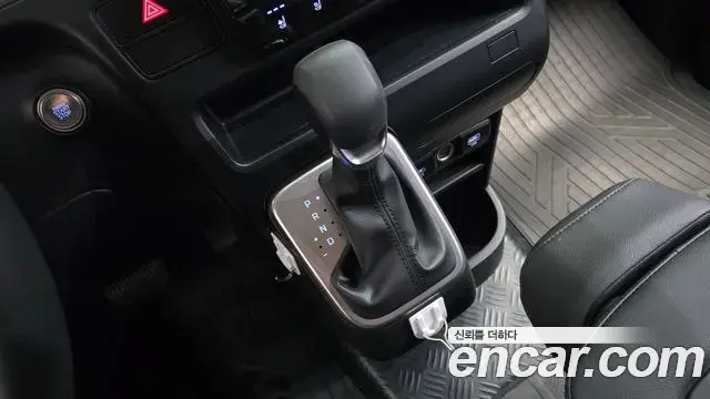 Hyundai Staria 2024 — Фото 9/20