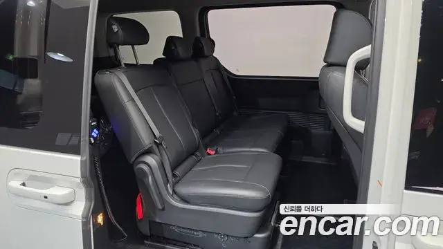 Hyundai Staria 2024 — Фото 12/20