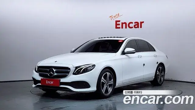 Mercedes-Benz E-Class 2018 — Photo 18/20