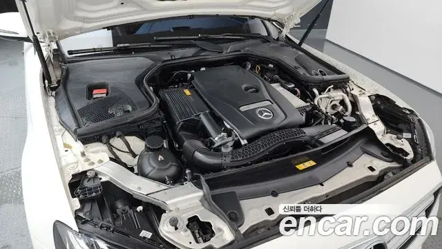 Mercedes-Benz E-Class 2018 — Photo 6/20