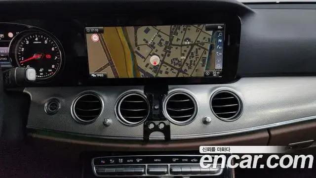 Mercedes-Benz E-Class 2018 — Photo 9/20