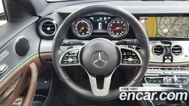 Mercedes-Benz E-Class 2018 — Photo 14/20