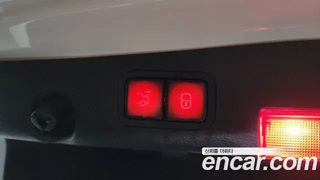 Mercedes-Benz E-Class 2018 — Photo 17/20