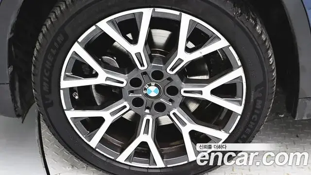 BMW X1 2022 — Photo 19/20