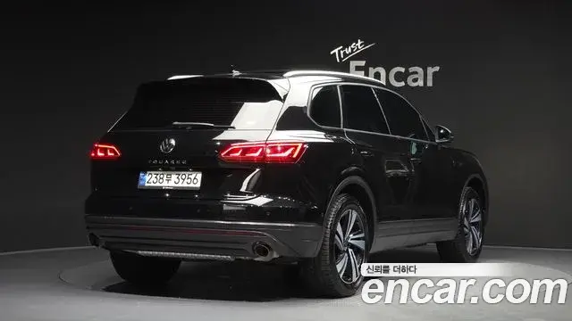 Volkswagen Touareg 2023 — Photo 6/30