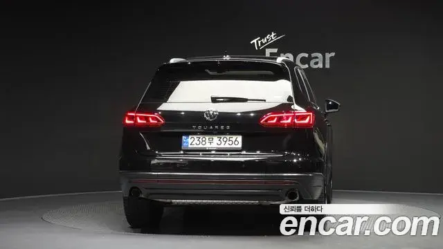 Volkswagen Touareg 2023 — Photo 13/30