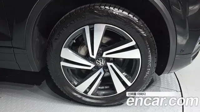 Volkswagen Touareg 2023 — Photo 22/30