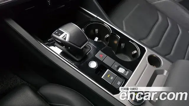 Volkswagen Touareg 2023 — Photo 2/30