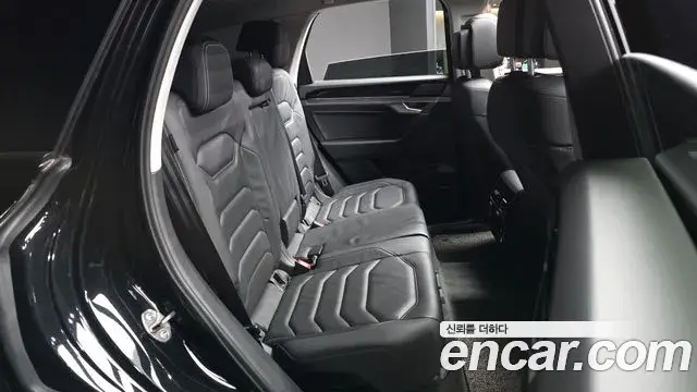 Volkswagen Touareg 2023 — Photo 12/30