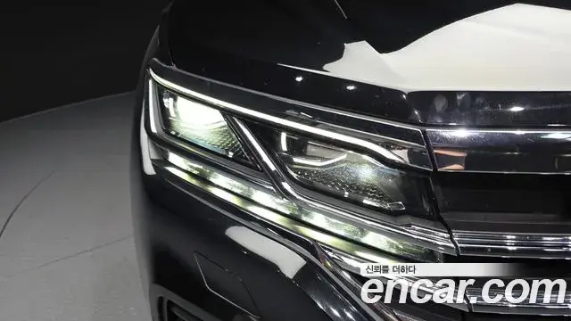 Volkswagen Touareg 2023 — Photo 20/30