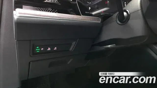 Volkswagen Touareg 2023 — Photo 19/30