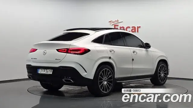 Mercedes-Benz GLE-Class 2022 — Photo 7/35
