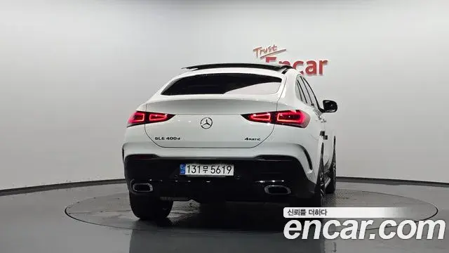 Mercedes-Benz GLE-Class 2022 — Photo 5/35