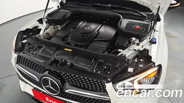 Mercedes-Benz GLE-Class 2022 — Photo 12/35