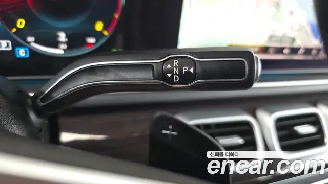 Mercedes-Benz GLE-Class 2022 — Photo 20/35