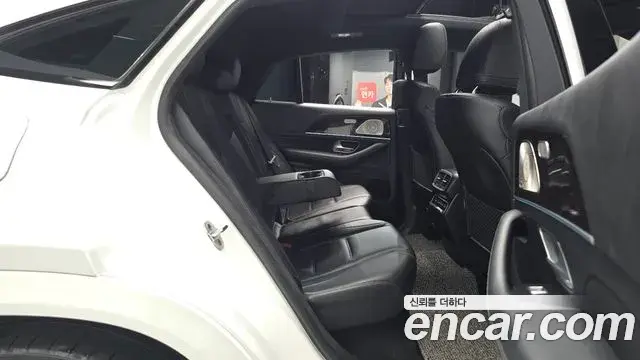 Mercedes-Benz GLE-Class 2022 — Photo 23/35