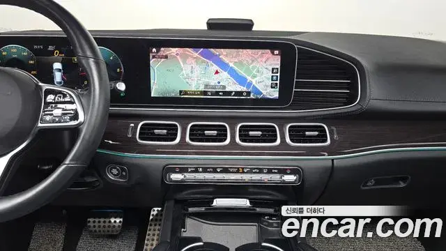 Mercedes-Benz GLE-Class 2022 — Photo 3/35