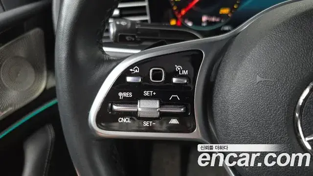 Mercedes-Benz GLE-Class 2022 — Photo 16/35