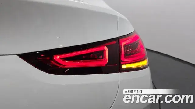 Mercedes-Benz GLE-Class 2022 — Photo 24/35