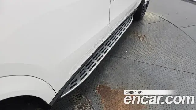 Mercedes-Benz GLE-Class 2022 — Photo 8/35
