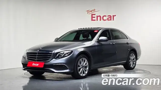Mercedes-Benz E-Class 2018 — Фото 1/20