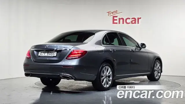 Mercedes-Benz E-Class 2018 — Фото 2/20