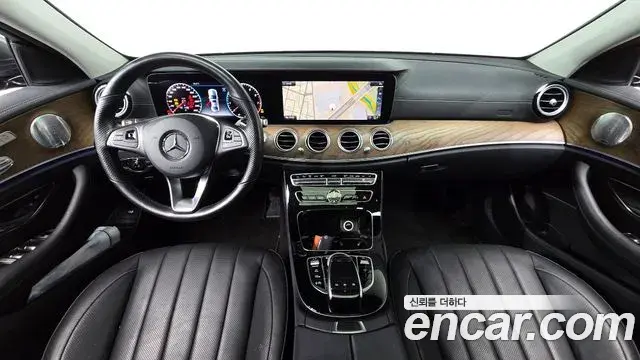 Mercedes-Benz E-Class 2018 — Фото 7/20