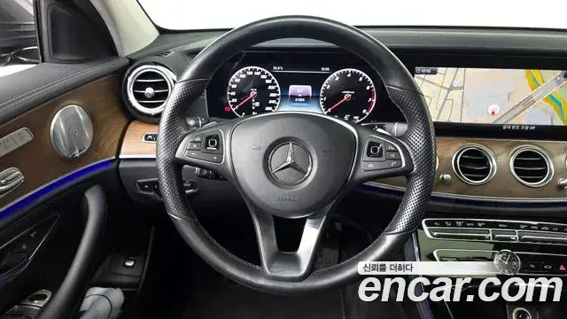 Mercedes-Benz E-Class 2018 — Фото 13/20