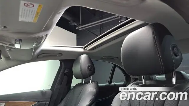 Mercedes-Benz E-Class 2018 — Фото 15/20