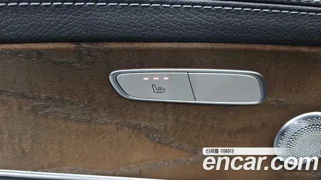 Mercedes-Benz E-Class 2018 — Photo 14/30